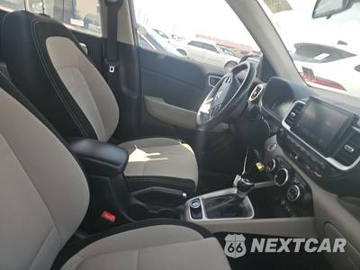 2025 Hyundai Venue SEL - zdjęcie 8 z 32 - miniatura