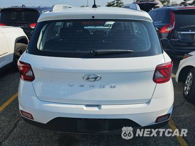 2025 Hyundai Venue SEL - zdjęcie 15 z 25 - miniatura