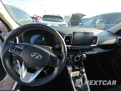 2025 Hyundai Venue SEL - zdjęcie 11 z 25 - miniatura