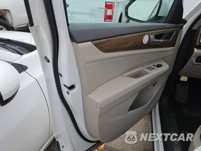 2025 Volkswagen Atlas 2.0T SE w/Technology - zdjęcie 9 z 30 - miniatura