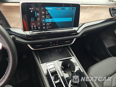2025 Volkswagen Atlas 2.0T SE w/Technology - zdjęcie 11 z 27 - miniatura