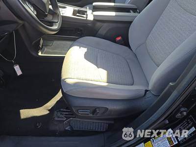 2025 Toyota Sienna LE 8-Passenger 120.5" WB - zdjęcie 7 z 32 - miniatura