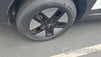 2025 Hyundai Santa Fe Hybrid SEL - zdjęcie 26 z 30 - miniatura