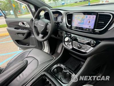 2025 Chrysler Pacifica Limited 121.6" WB - zdjęcie 29 z 52 - miniatura
