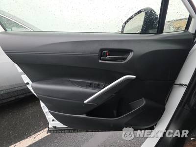 2023 Toyota Corolla Cross LE - zdjęcie 9 z 29 - miniatura