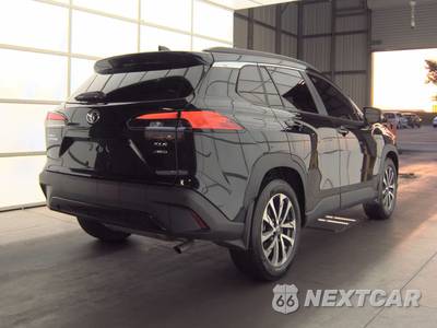 2025 Toyota Corolla Cross XLE - zdjęcie 4 z 21 - miniatura