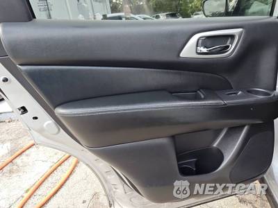 2019 Nissan Pathfinder SV - zdjęcie 31 z 45 - miniatura