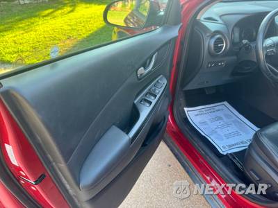 2021 Hyundai Kona Limited - zdjęcie 28 z 37 - miniatura