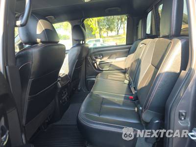 2021 Nissan TITAN PRO-4X Crew Cab Short Bed - zdjęcie 19 z 33 - miniatura