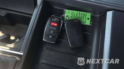 2023 Toyota Tundra Platinum Crew Cab Short Bed - zdjęcie 21 z 28 - miniatura