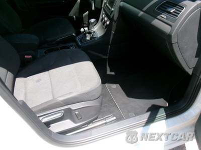 2017 Volkswagen Golf S Hatchback - zdjęcie 19 z 28 - miniatura