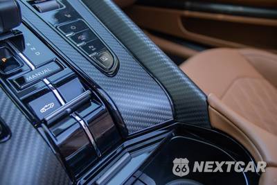 2025 Aston Martin DB12 Convertible - zdjęcie 22 z 27 - miniatura