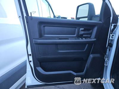 2024 Ram 3500 Cab Chassis Tradesman Crew Cab DRW - zdjęcie 9 z 40 - miniatura