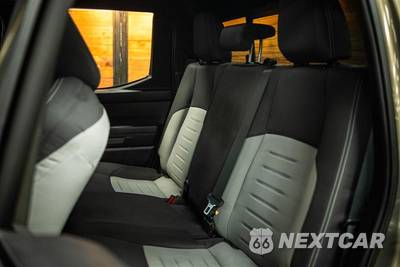 2025 Toyota Tacoma i-FORCE MAX TRD Off-Road Crew Cab Medium Bed - zdjęcie 10 z 28 - miniatura