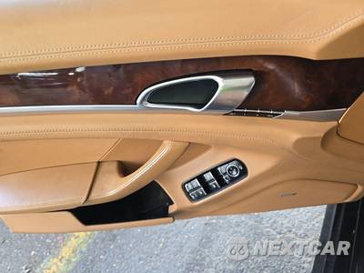 2011 Porsche Panamera 4S - zdjęcie 9 z 52 - miniatura