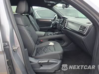 2026 Volkswagen Atlas Cross Sport 2.0T SE w/Technology - zdjęcie 8 z 18 - miniatura