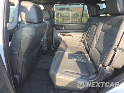 2025 Toyota Sequoia Limited - zdjęcie 13 z 26 - miniatura