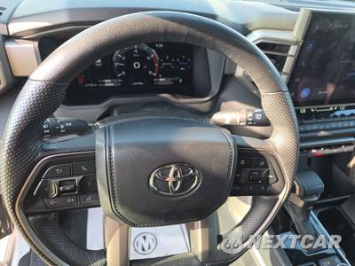 2025 Toyota Sequoia Limited - zdjęcie 10 z 26 - miniatura