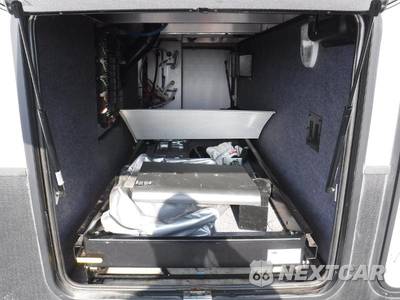 2016 Ford Super Duty F-53 Class A Motorhome Chassis DRW - zdjęcie 21 z 41 - miniatura