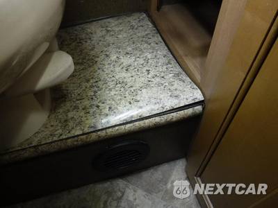 2016 Ford Super Duty F-53 Class A Motorhome Chassis DRW - zdjęcie 32 z 41 - miniatura