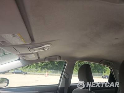 2015 Toyota Prius Two - zdjęcie 18 z 25 - miniatura