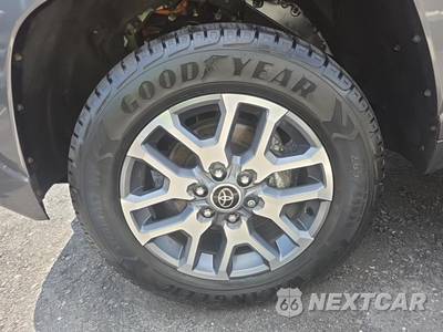2023 Toyota Tundra Hybrid 1794 Edition Crew Cab Short Bed - zdjęcie 8 z 22 - miniatura