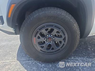 2026 Nissan Frontier PRO-4X Crew Cab Medium Bed - zdjęcie 8 z 26 - miniatura