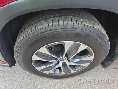 2021 Toyota Highlander XLE - zdjęcie 8 z 23 - miniatura
