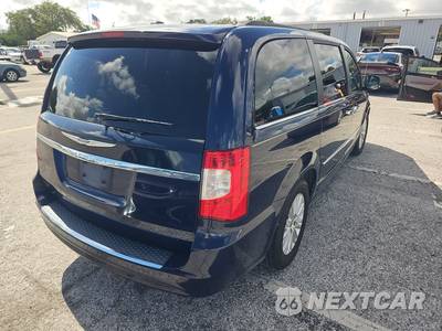 2012 Chrysler Town & Country Touring L 121.2" WB - zdjęcie 4 z 37 - miniatura
