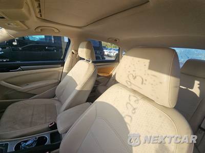 2014 Volkswagen Passat 1.8T SE w/Sunroof & Navigation - zdjęcie 17 z 25 - miniatura
