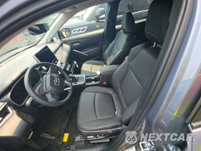 2026 Toyota Corolla Cross XLE - zdjęcie 7 z 18 - miniatura