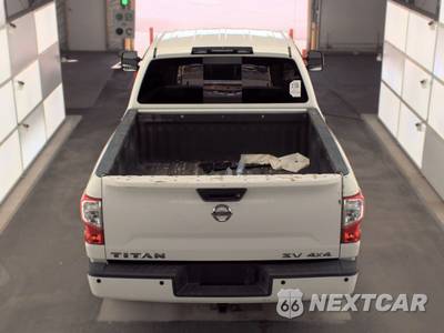 2017 Nissan TITAN SV Crew Cab Short Bed - zdjęcie 5 z 55 - miniatura