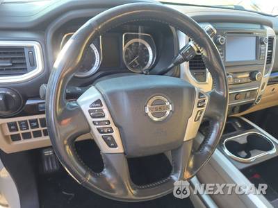 2017 Nissan TITAN SV Crew Cab Short Bed - zdjęcie 10 z 55 - miniatura
