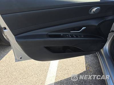 2022 Hyundai Elantra Limited - zdjęcie 9 z 25 - miniatura