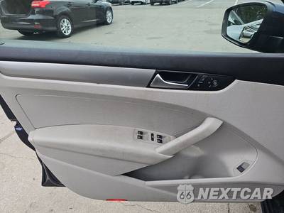 2014 Volkswagen Passat 1.8T S - zdjęcie 9 z 50 - miniatura