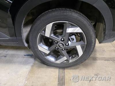 2025 Hyundai Venue SEL - zdjęcie 11 z 26 - miniatura