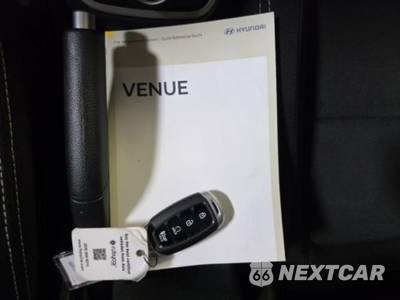 2025 Hyundai Venue SEL - zdjęcie 14 z 27 - miniatura