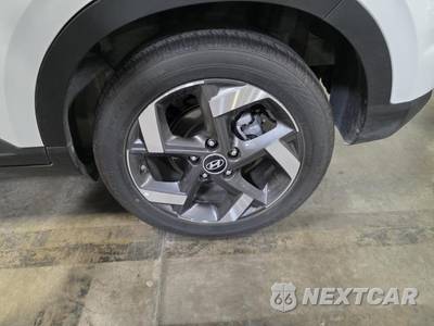 2025 Hyundai Venue SEL - zdjęcie 11 z 25 - miniatura