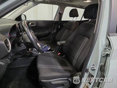 2025 Hyundai Venue SEL - zdjęcie 19 z 26 - miniatura