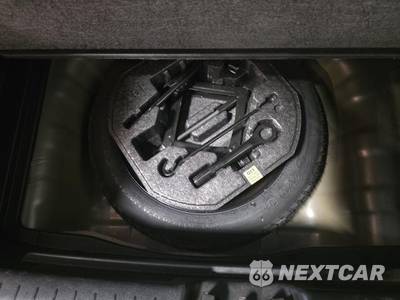 2025 Hyundai Venue SEL - zdjęcie 14 z 24 - miniatura