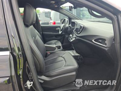 2025 Chrysler Pacifica Select 121.6" WB - zdjęcie 8 z 36 - miniatura