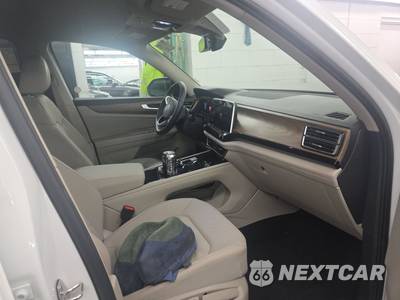 2025 Volkswagen Atlas 2.0T SE w/Technology - zdjęcie 8 z 31 - miniatura
