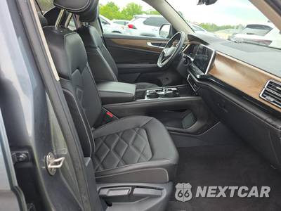 2025 Volkswagen Atlas 2.0T SE w/Technology - zdjęcie 8 z 37 - miniatura