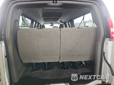 2025 Chevrolet Express 3500 Passenger Van LT 1LT 155.1" WB - zdjęcie 16 z 26 - miniatura