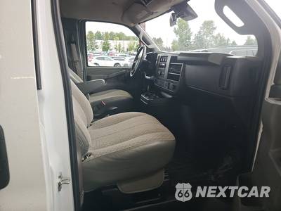 2025 Chevrolet Express 3500 Passenger Van LT 1LT 155.1" WB - zdjęcie 8 z 26 - miniatura