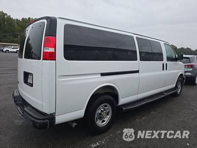 2025 Chevrolet Express 3500 Passenger Van LT 1LT 155.1" WB - zdjęcie 4 z 28 - miniatura