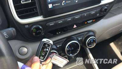 2025 Hyundai Venue SEL - zdjęcie 20 z 31 - miniatura