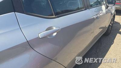 2022 Nissan Versa SV - zdjęcie 33 z 43 - miniatura