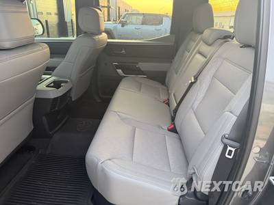 2025 Toyota Tundra Limited Crew Cab Short Bed - zdjęcie 3 z 12 - miniatura