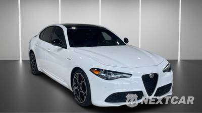 2023 Alfa Romeo Giulia Veloce - zdjęcie 2 z 22 - miniatura